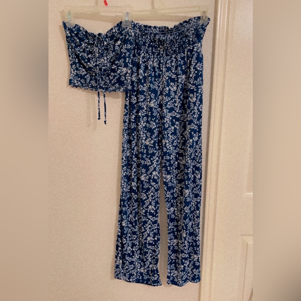 Pant and crop top set
